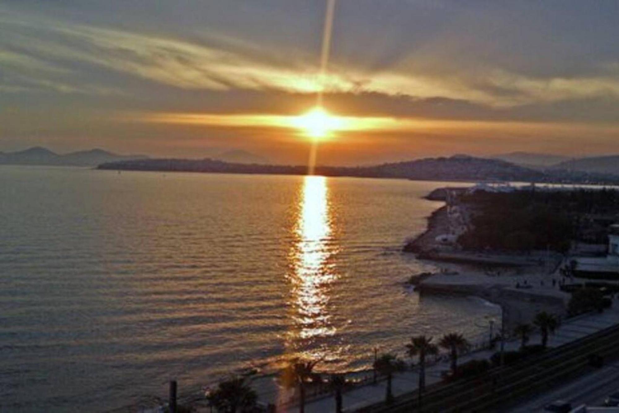 Appartement One Block From The Sea 10'Minutes From Acropolis à Athènes Extérieur photo